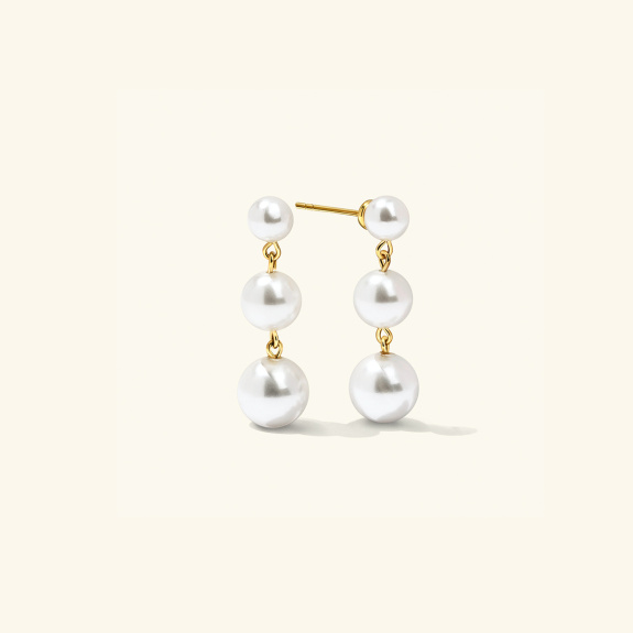 Triple Pearl Earrings Gold i gruppen Shop / Øredobber hos ANI (ANI-0523-008)