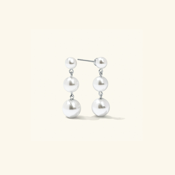 Triple Pearl Earrings Silver i gruppen Shop / Øredobber hos ANI (ANI-0523-009)