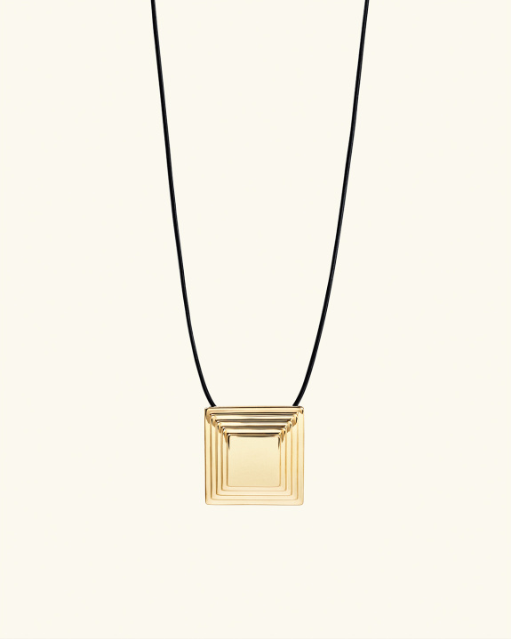 Pyra Necklace Gold i gruppen Shop / Halskjeder hos ANI (ANI-0624-010)