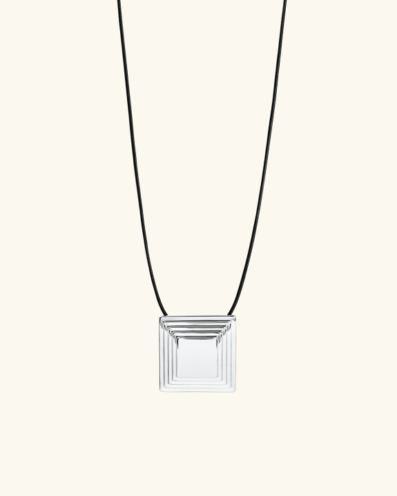 Pyra Necklace Silver i gruppen Shop / Halskjeder hos ANI (ANI-0624-011)