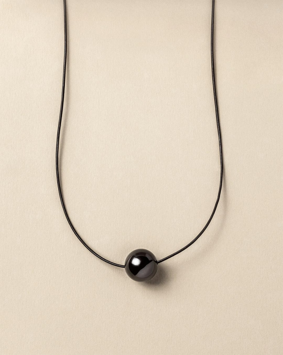 Single Black Pearl Necklace i gruppen Shop / Halskjeder hos ANI (ANI-0624-041)